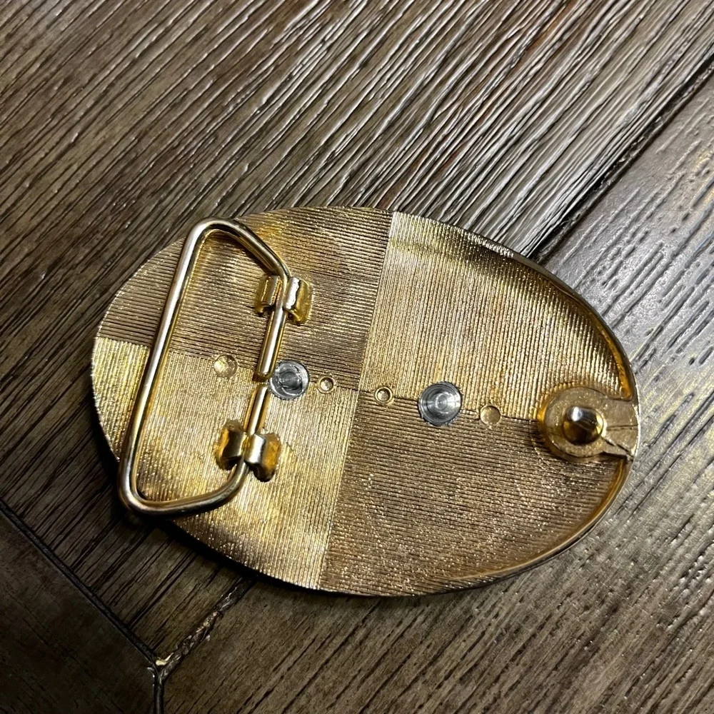 VINTAGE WESTERN GOLD BUCKLE WITH SILVER SADDLE